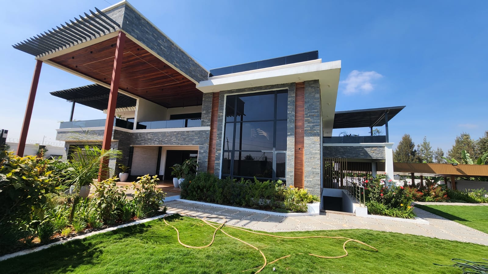 Exterior showcase with modern residence and garden