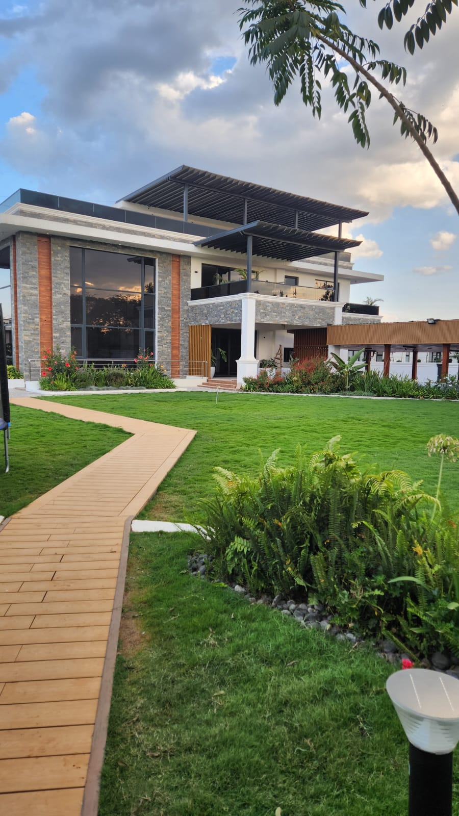 Runda Residence exterior with landscaped garden